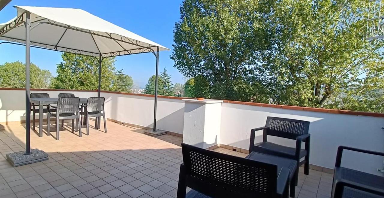 La Casa Di Roberto Panzió Madonna Della Pace Kültér fotó